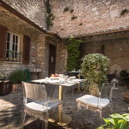 Brunelli Oda ve Kahvaltı